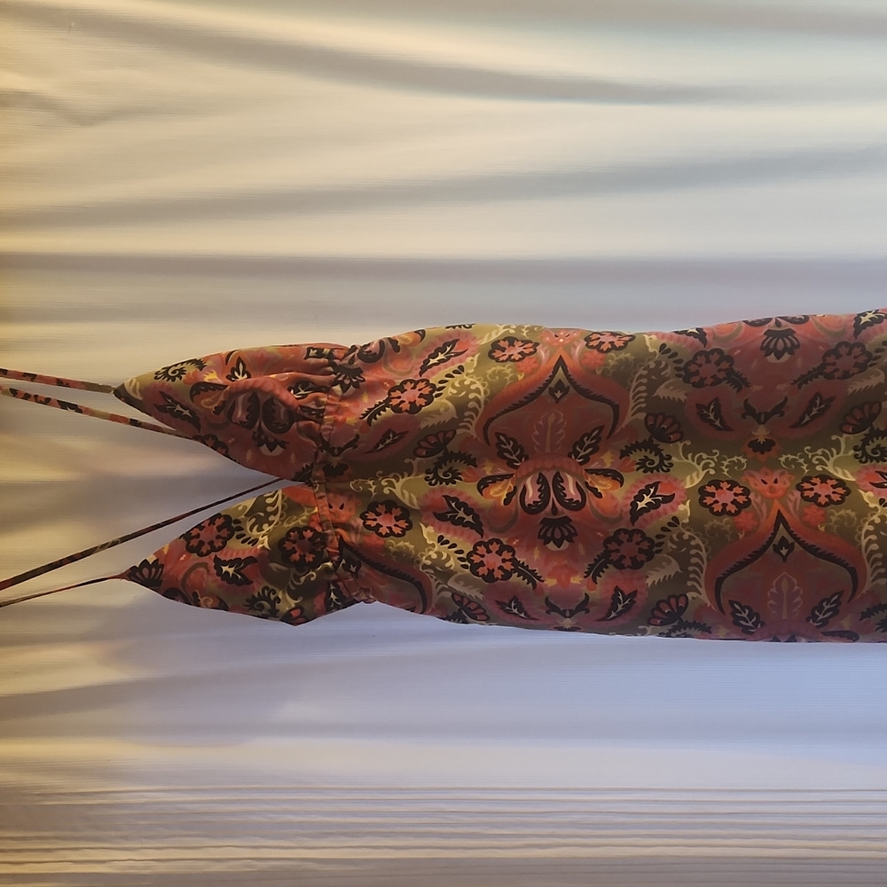 Magazine women's dress size M